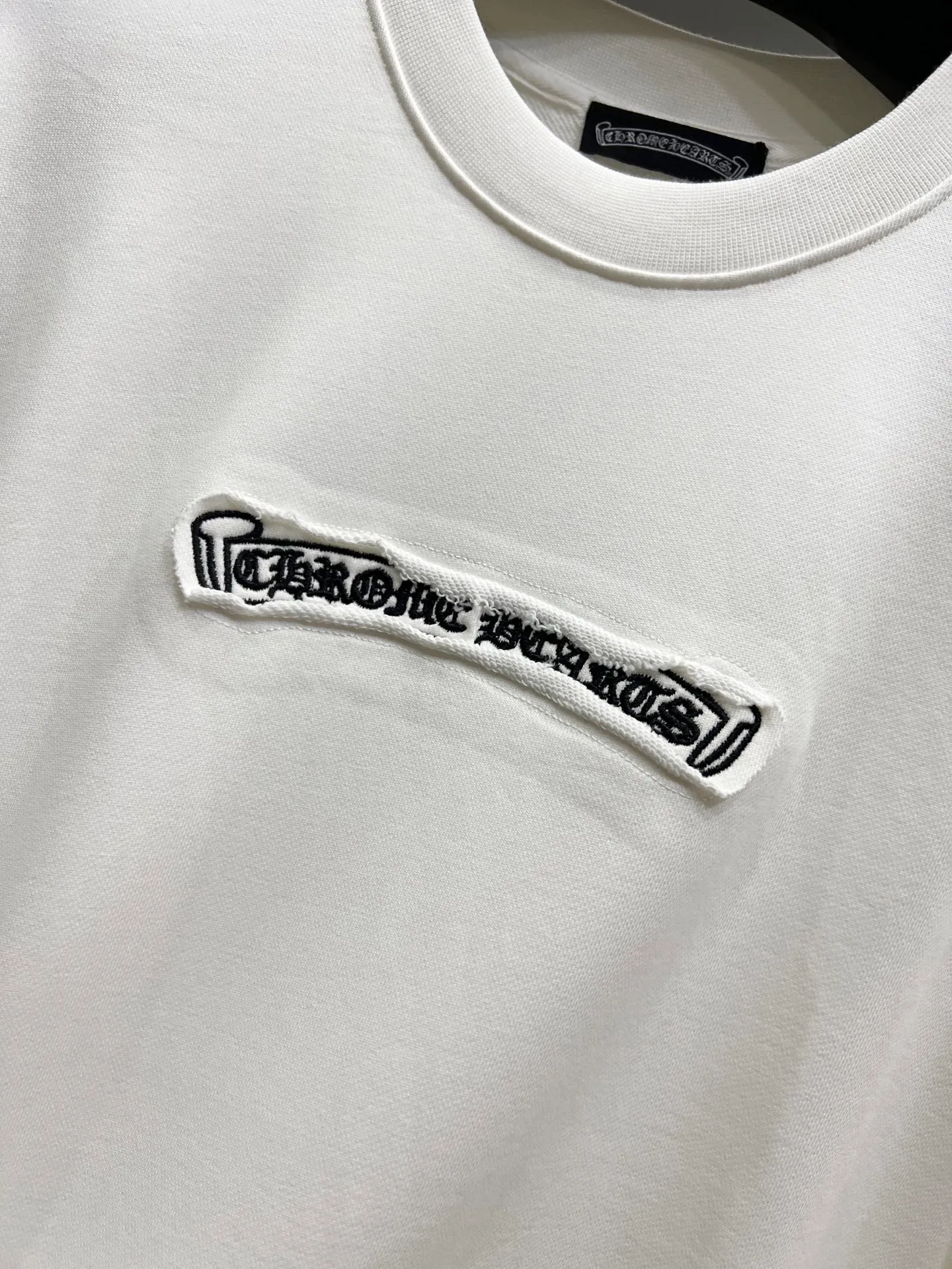 🅿️290 CH Crow 2025 autumn and winter new round neck long-sleeved sweatshirt, horseshoe Sanskrit letters + cross three-dimensional embroidery process, the real thing is great🔥Same style for men and women, loose version, size S M L XL XXL five sizes black white